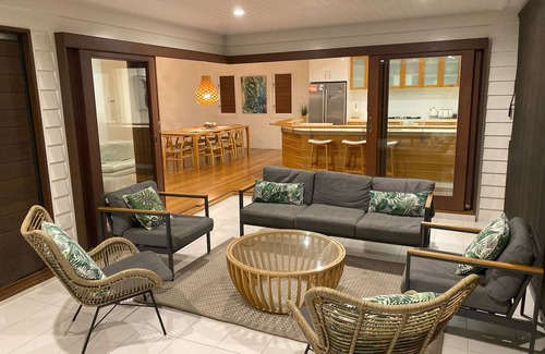 Torquay House | Beautiful family beach house with pool, adjacent to the bays best swimming beach