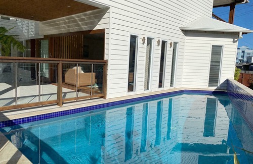 Torquay House | Beautiful family beach house with pool, adjacent to the bays best swimming beach