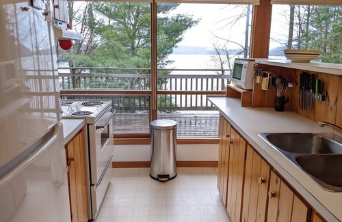 Highland Grove Cottage | Beautiful Family Cottage, Baptiste Lake