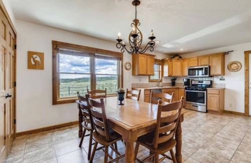 Fairplay Cabin | Beautiful Family Cabin for Fun Outdoor Adventure! Minutes from Breckenridge.