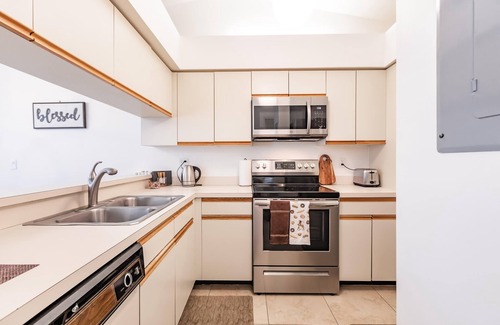 Brookshire Bath and Tennis Club Condo | Beautiful Family Condo in Heart of Fort Myers, FL.
