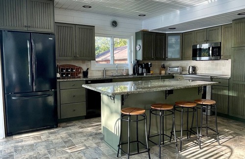 Muskoka Lakes Cottage | Beautiful family cottage on private lake in the heart of Muskoka