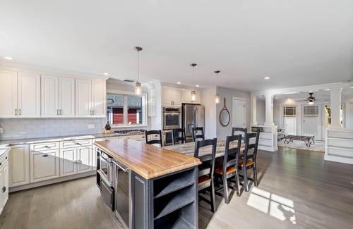 Saybrook Manor House | Beautiful Family Friendly Beach Home in Old Saybrook!