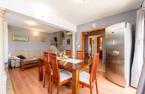Gustirna House | Beautiful family frendly holiday home with private swiming pool