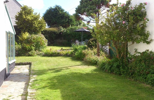St. Keverne Cottage | Beautiful Family Friendly Cottage - Village Centre with Private Enclosed Garden