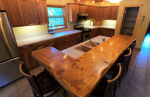 North Pole House | Beautiful, family-friendly home in private wilderness setting