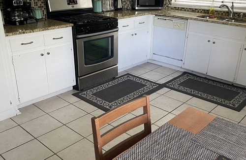 Barrington Oaks House | Beautiful family friendly house at excellent location!