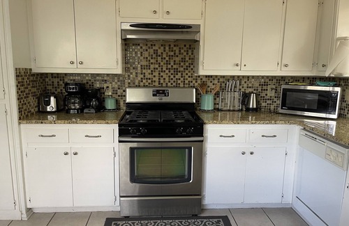 Barrington Oaks House | Beautiful family friendly house at excellent location!