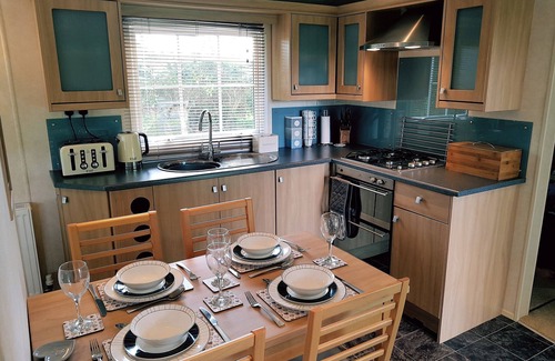 Llanddeiniolen House | Beautiful, family friendly mobile home located in the heart of Snowdonia