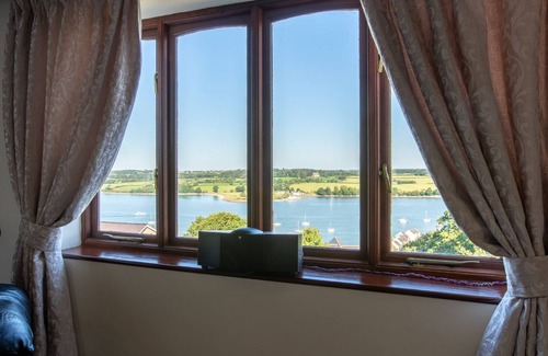 Y Felinheli House | Beautiful family home with fantastic views over the Menai straits