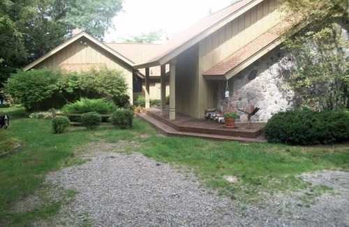 Lake Leelanau Cottage | Beautiful Family House on the Lake
