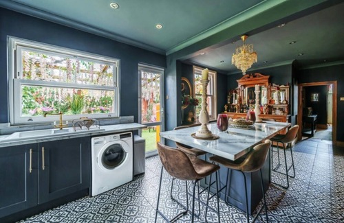 Portswood House | Beautiful family home close to shops, restaurants,transport and city centre