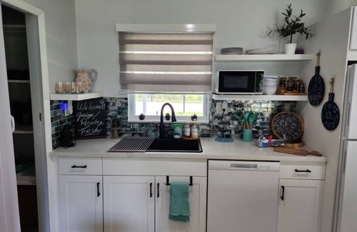 Cypress Lake House | Beautiful Family Home near Fort Myers Beach/Sabibel. Pet-Friendly.