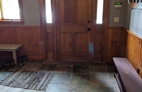 Freedom House | Beautiful Family Home- Lakefront w/ Private Beach on Lake Ossipee