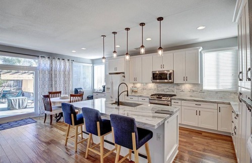 North Broadway House | Beautiful family home. Last chance Summer deal! 35% off this weekend.
