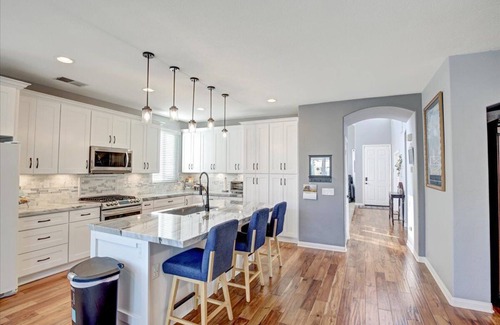 North Broadway House | Beautiful family home. Last chance Summer deal! 35% off this weekend.