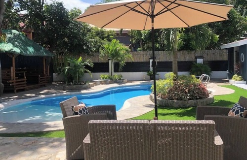 Binan City House | Beautiful Family Retreat with Pool in Biñan, Laguna