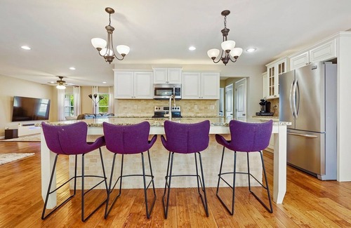 O'Fallon House | Beautiful Family Retreat w/Amazing Movie Theater
