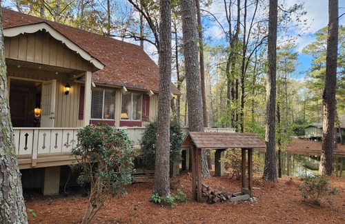 Pine Mountain Ski Chalet | Beautiful family friendly 4 bedroom Resort Chalet with Fireplace