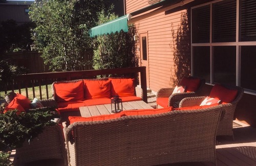 Boyd Acres House | Beautiful Family Vacation Home. 5 Bedrooms, Sleeps 8, 5 mins from Old Mill
