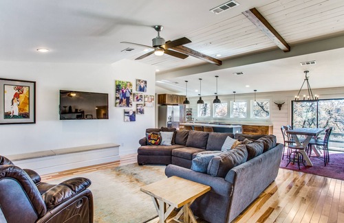 Hickory Creek House | Beautiful Farm House on Lake Lewisville