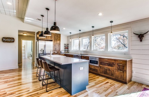 Hickory Creek House | Beautiful Farm House on Lake Lewisville