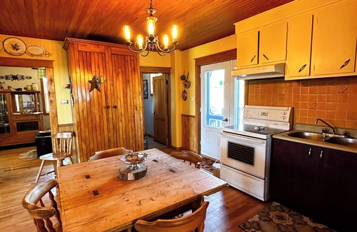 Compton House | Beautiful Farm House with Character & Charm
