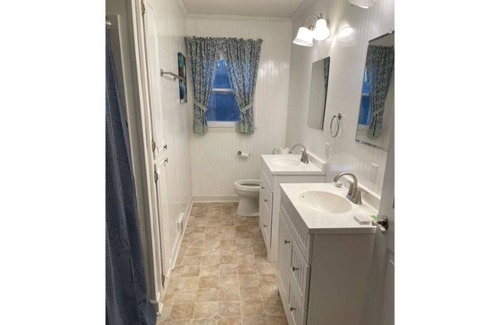 Ferrum House | Beautiful Farm Stay with lots of views and picturesque scenery!