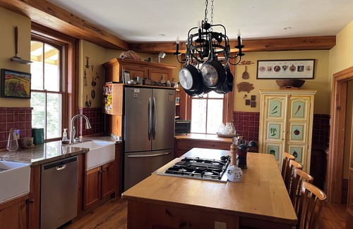 Mansfield Other | Beautiful farmhouse in the rolling hills of Mulmur 1.5 hrs north of Toronto