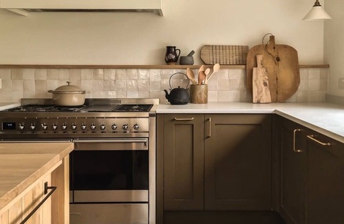 South Cadbury House | Beautiful Farmhouse & Garden in Heart of Somerset