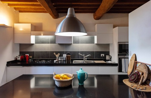 Siena House | Beautiful farmhouse nestled in very sweet hills just a few minutes from Siena