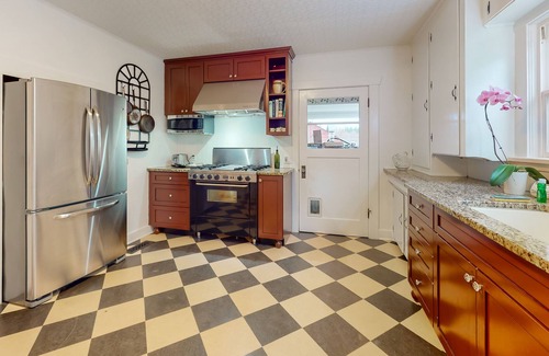Clinton House | Beautiful farmhouse with private hot tub, pastoral views, gas fireplace, & porch