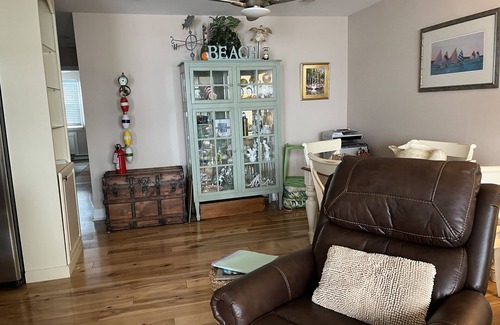 Riviera Condo | Beautiful first Floor Condo on Bay-10 minutes to Beach with all needs filledn