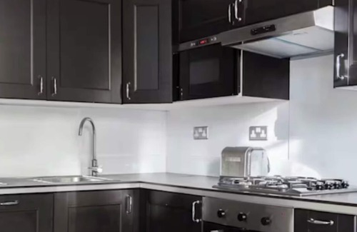 Churchill Apartment | Beautiful First Floor Apartment in Central London