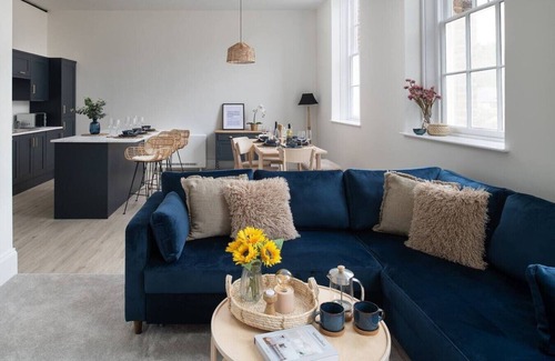Saint Asaph Apartment | Beautiful Flat Converted Chapel Free Parking Fast Wifi Smart TV