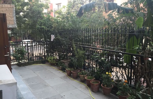 Kharera Apartment | Beautiful flat in Hauz Khas close to important land marks in NewDelhi