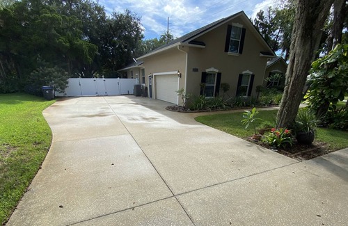 Titusville House | Beautiful Florida home in the middle of it all!