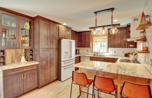 Palmer Lake House | Beautiful Forest Getaway At Historic Pinecrest!
