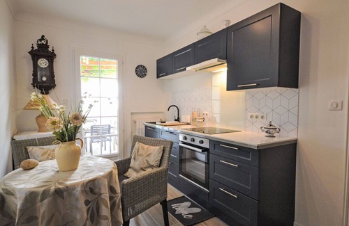 Morieres-les-Avignon Villa | Beautiful private villa for 6 people with A/C, WIFI, private pool, TV, terrace and parking