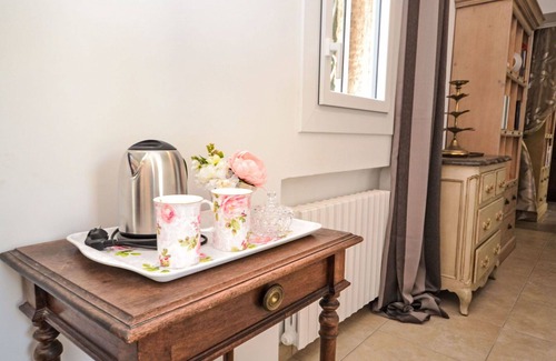 Morieres-les-Avignon Villa | Beautiful private villa for 6 people with A/C, WIFI, private pool, TV, terrace and parking