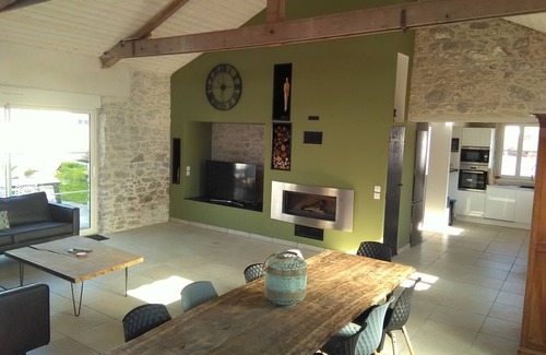 Noirmoutier-en-l'Ile Villa | Beautiful Noirmoutier house with swimming pool for 12-15 people.