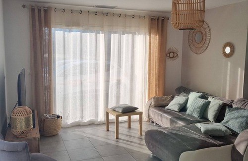 Saint-Jean-de-Marsacq Villa | Beautiful villa with swimming pool and wooded garden 20 minutes from the beach