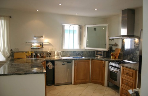 Magalas House | Beautiful French house with Mediterranean garden and pool, sleeps 10-12