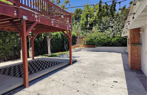 Granada Hills North House | Beautiful Fresh Mountain air, Granada Hills Oasis, 3 bedroom 3 bath + Plus Den!