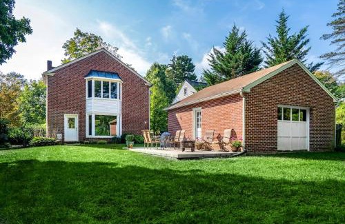 Bausman House | Beautiful fully-furnished Colonial in Millersville