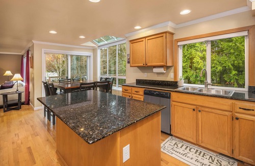 Sammamish House | Beautiful Fully Furnished Home in Sammamish