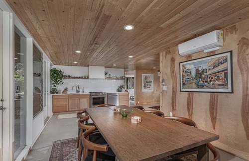 Three Rivers House | Beautiful Fully Renovated Mid-Centruy Modern Home!