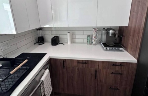 Chatsworth House | Beautiful fully remodeled home for you and the family to relax.