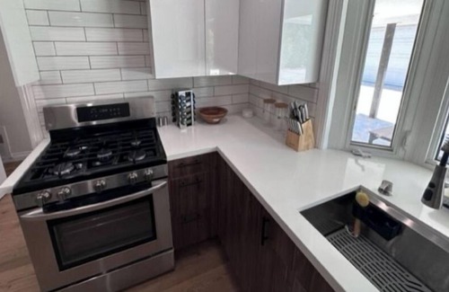 Chatsworth House | Beautiful fully remodeled home for you and the family to relax.