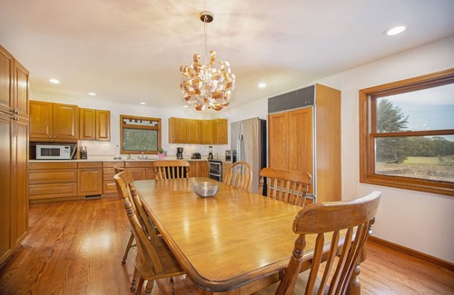 Glenn Haven Shores House | Beautiful Fully-Renovated 8 Bedrooms On 10 Acres/7600sqft Estate